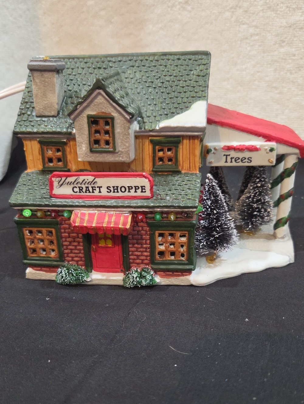 HOLIDAY VILLAGE CRAFT SHOP